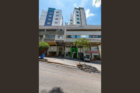 Apartamento para alugar com 90m², 2 quartos e sem vagaFachada