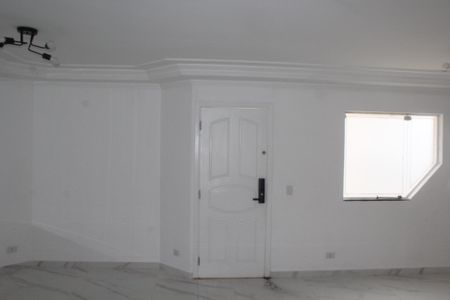 Casa de condomínio à venda com 200m², 3 quartos e 3 vagasSala