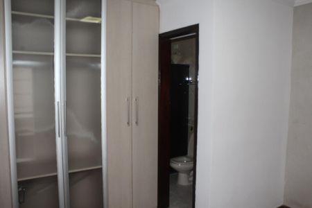 Casa de condomínio à venda com 200m², 3 quartos e 3 vagasSuíte