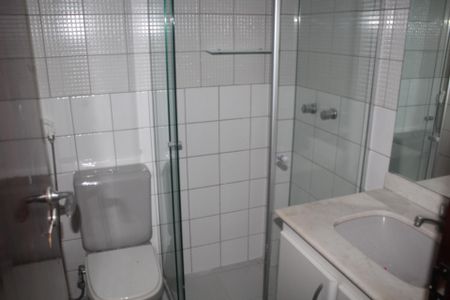 Casa de condomínio à venda com 200m², 3 quartos e 3 vagasBanheiro