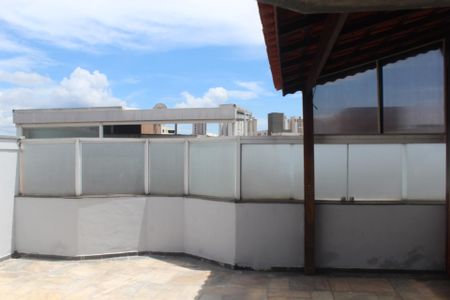 Casa de condomínio à venda com 200m², 3 quartos e 3 vagasCobertura