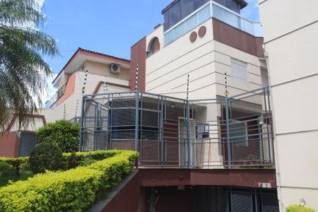 Casa de condomínio à venda com 200m², 3 quartos e 3 vagasFachada
