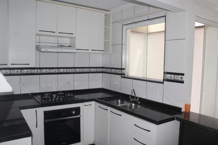 Casa de condomínio à venda com 200m², 3 quartos e 3 vagasCozinha