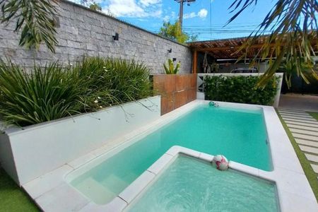 Casa à venda com 141m², 4 quartos e 2 vagas