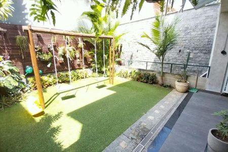 Casa à venda com 141m², 4 quartos e 2 vagas