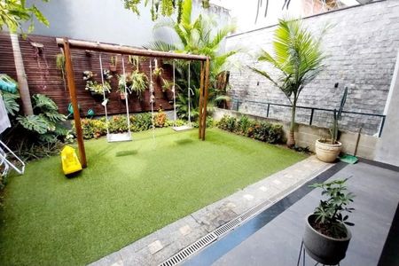 Casa à venda com 141m², 4 quartos e 2 vagas