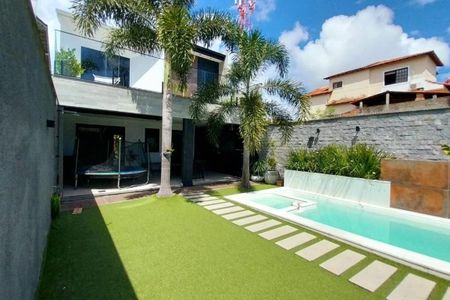 Casa à venda com 141m², 4 quartos e 2 vagas