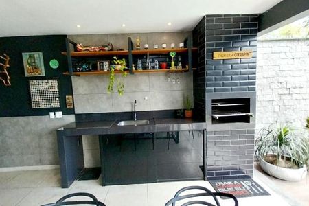 Casa à venda com 141m², 4 quartos e 2 vagas