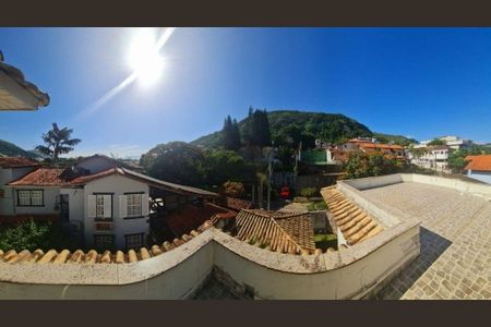 Casa à venda com 210m², 4 quartos e 2 vagas