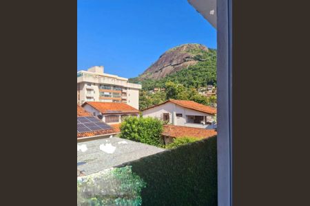 Casa à venda com 210m², 4 quartos e 2 vagas