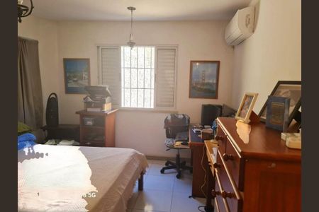 Casa à venda com 210m², 4 quartos e 2 vagas