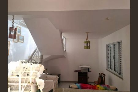 Casa à venda com 210m², 4 quartos e 2 vagas