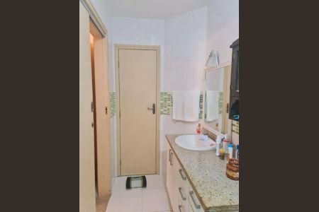 Casa à venda com 210m², 4 quartos e 2 vagas