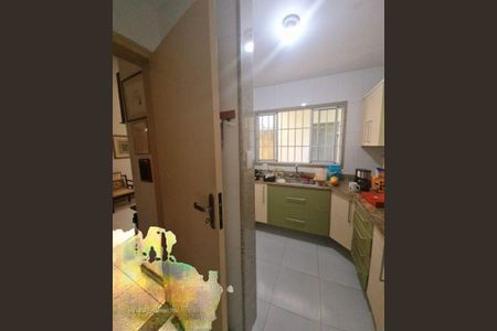 Casa à venda com 210m², 4 quartos e 2 vagas