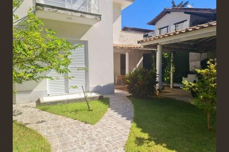 Casa à venda com 210m², 4 quartos e 2 vagas