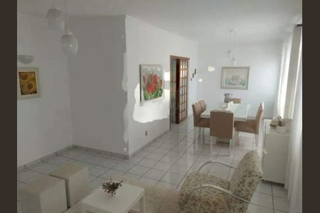 Casa à venda com 235m², 3 quartos e 4 vagas