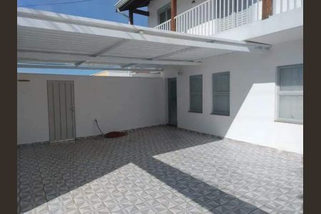 Casa à venda com 235m², 3 quartos e 4 vagas