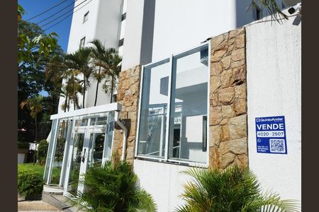 Apartamento à venda com 58m², 2 quartos e 2 vagas Apartamento à venda com 58m², 2 quartos e 2 vagasFachada