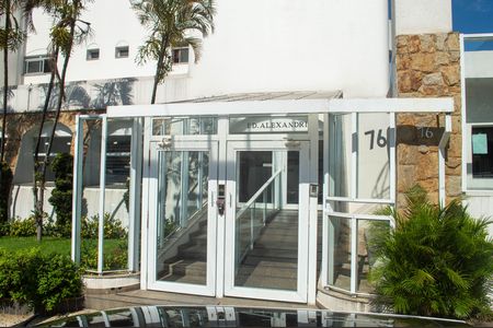 Apartamento à venda com 58m², 2 quartos e 2 vagas Apartamento à venda com 58m², 2 quartos e 2 vagasEntrada
