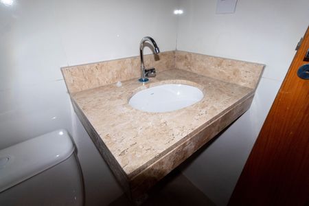 Apartamento para alugar com 55m², 2 quartos e sem vaga Apartamento para alugar com 55m², 2 quartos e sem vagaBanheiro