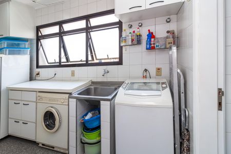 Apartamento à venda com 150m², 3 quartos e 2 vagasLavanderia
