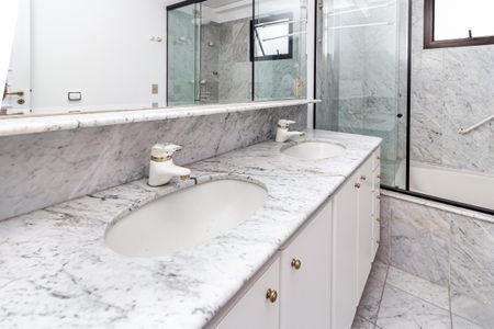 Apartamento à venda com 150m², 3 quartos e 2 vagasBanheiro da Suíte