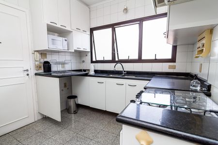 Apartamento à venda com 150m², 3 quartos e 2 vagasCozinha