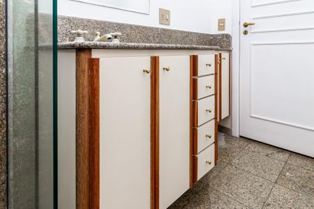 Apartamento à venda com 150m², 3 quartos e 2 vagasBanheiro