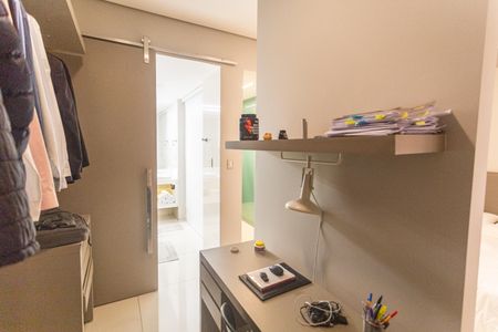 Apartamento à venda com 164m², 2 quartos e 1 vaga Apartamento à venda com 164m², 2 quartos e 1 vagaCloset da Suíte 2