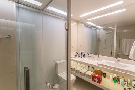 Apartamento à venda com 164m², 2 quartos e 1 vaga Apartamento à venda com 164m², 2 quartos e 1 vagaBanheiro da Suíte 1
