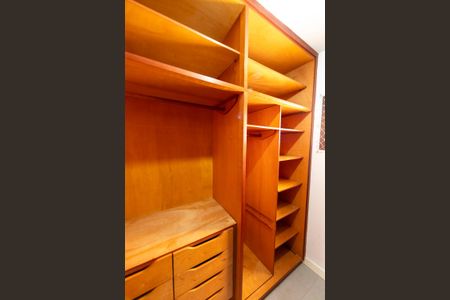 Apartamento para alugar com 130m², 3 quartos e 2 vagasCloset da suíte