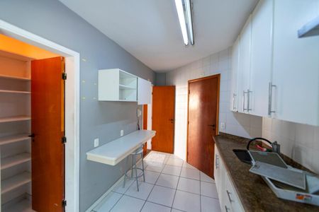 Apartamento para alugar com 130m², 3 quartos e 2 vagasCozinha