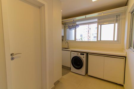 Apartamento à venda com 175m², 3 quartos e 3 vagas Apartamento à venda com 175m², 3 quartos e 3 vagasÁrea de Serviço