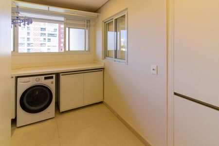 Apartamento à venda com 175m², 3 quartos e 3 vagas Apartamento à venda com 175m², 3 quartos e 3 vagasÁrea de Serviço
