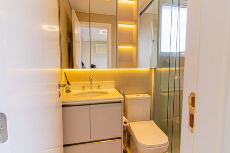 Apartamento à venda com 175m², 3 quartos e 3 vagas Apartamento à venda com 175m², 3 quartos e 3 vagasBanheiro da Suíte 2