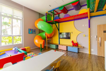 Apartamento à venda com 175m², 3 quartos e 3 vagas Apartamento à venda com 175m², 3 quartos e 3 vagasBrinquedoteca