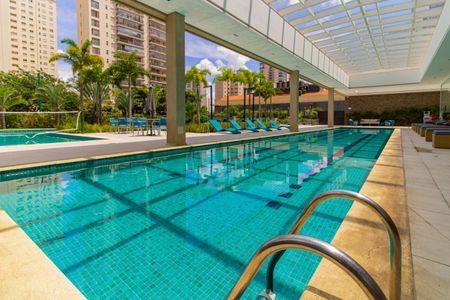 Apartamento à venda com 175m², 3 quartos e 3 vagas Apartamento à venda com 175m², 3 quartos e 3 vagasPiscina