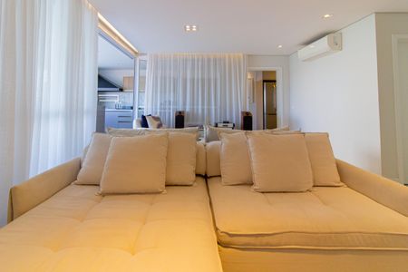 Apartamento à venda com 175m², 3 quartos e 3 vagas Apartamento à venda com 175m², 3 quartos e 3 vagasSala