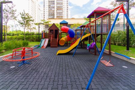 Apartamento à venda com 175m², 3 quartos e 3 vagas Apartamento à venda com 175m², 3 quartos e 3 vagasPlayground