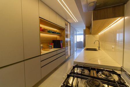 Apartamento à venda com 175m², 3 quartos e 3 vagas Apartamento à venda com 175m², 3 quartos e 3 vagasCozinha