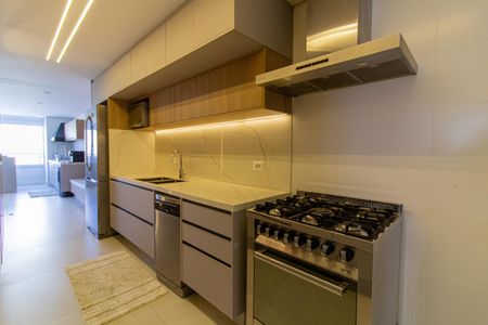 Apartamento à venda com 175m², 3 quartos e 3 vagas Apartamento à venda com 175m², 3 quartos e 3 vagasCozinha