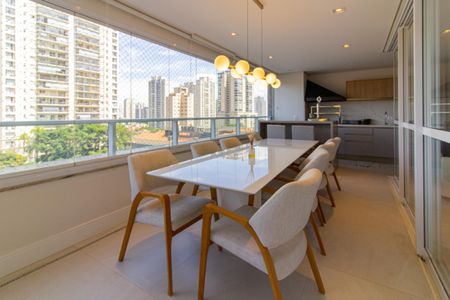 Apartamento à venda com 175m², 3 quartos e 3 vagas Apartamento à venda com 175m², 3 quartos e 3 vagasSala de Jantar / Área Gourmet