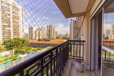 Apartamento à venda com 175m², 3 quartos e 3 vagas Apartamento à venda com 175m², 3 quartos e 3 vagasVaranda da Suíte 1