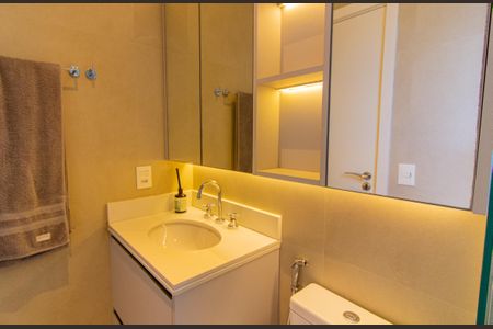 Apartamento à venda com 175m², 3 quartos e 3 vagas Apartamento à venda com 175m², 3 quartos e 3 vagasBanheiro da Suíte 2