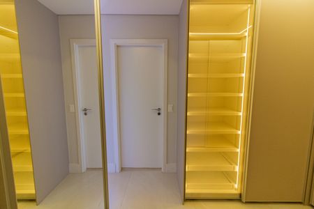 Apartamento à venda com 175m², 3 quartos e 3 vagas Apartamento à venda com 175m², 3 quartos e 3 vagasSuíte 1