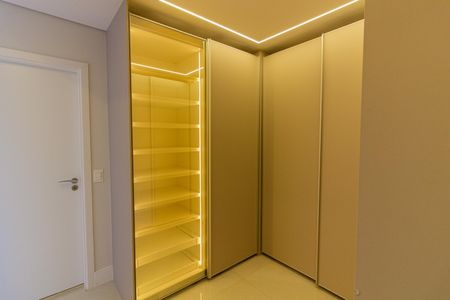 Apartamento à venda com 175m², 3 quartos e 3 vagas Apartamento à venda com 175m², 3 quartos e 3 vagasSuíte 1