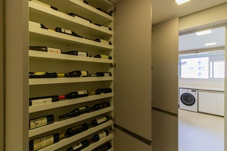 Apartamento à venda com 175m², 3 quartos e 3 vagas Apartamento à venda com 175m², 3 quartos e 3 vagasCozinha (adega)