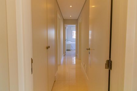 Apartamento à venda com 175m², 3 quartos e 3 vagas Apartamento à venda com 175m², 3 quartos e 3 vagasCorredor