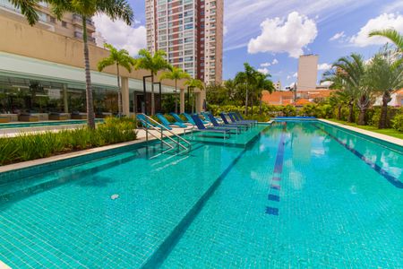 Apartamento à venda com 175m², 3 quartos e 3 vagas Apartamento à venda com 175m², 3 quartos e 3 vagasPiscina