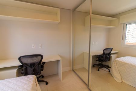 Apartamento à venda com 175m², 3 quartos e 3 vagas Apartamento à venda com 175m², 3 quartos e 3 vagasSuíte 2